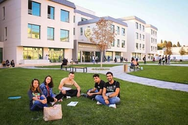 Biruni University Programs - Ranking & Tuition Fees جامعة البيروني في اسطنبول - رسوم التخصصات  - ترتيب الجامعة  